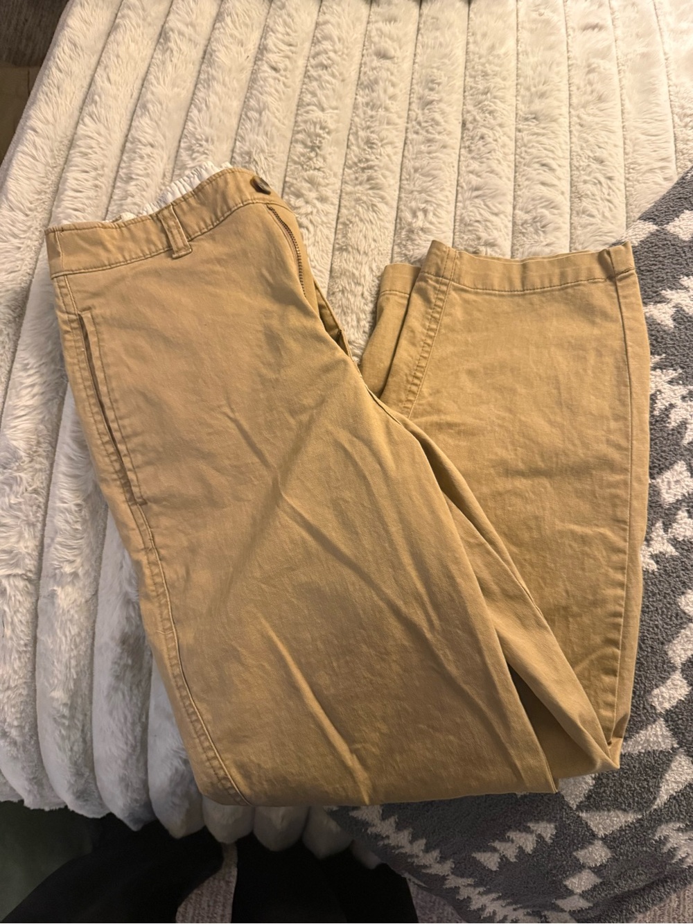 Old Navy Chino Pants in Teakwood